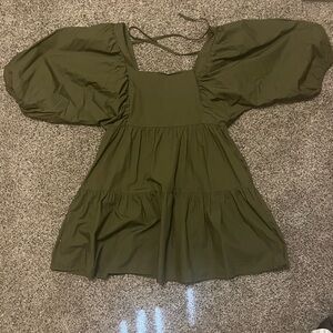 Size S green dress